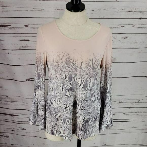 CalvinĀ Klein Women's SnakeāPrint Pink Bell Sleeve Blouseā Small - Picture 8 of 8